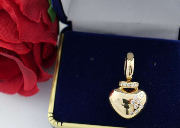 Chain pendant heart 750 Gold diamonds TW/IF certificate