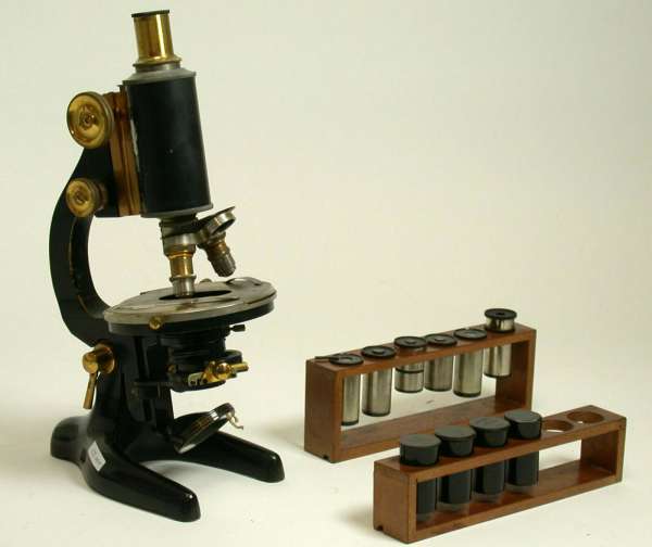 SEIBERT Wetzlar antique brass microscope early + accessories/